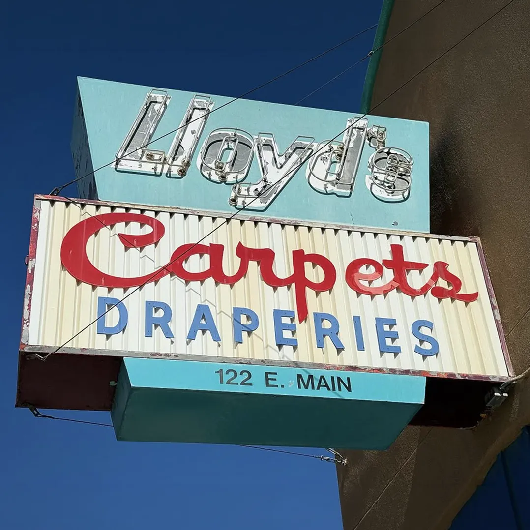 Lloyd's Signage | Lloyd's Carpets & Draperies
